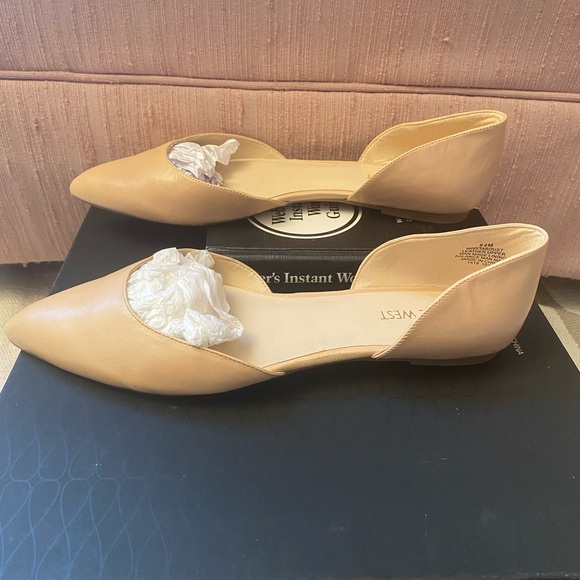 Nude/Natural Nine West Flats (NWOT) - Picture 5 of 12
